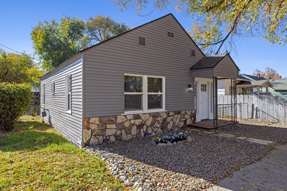 Currently Displayed Property Photo