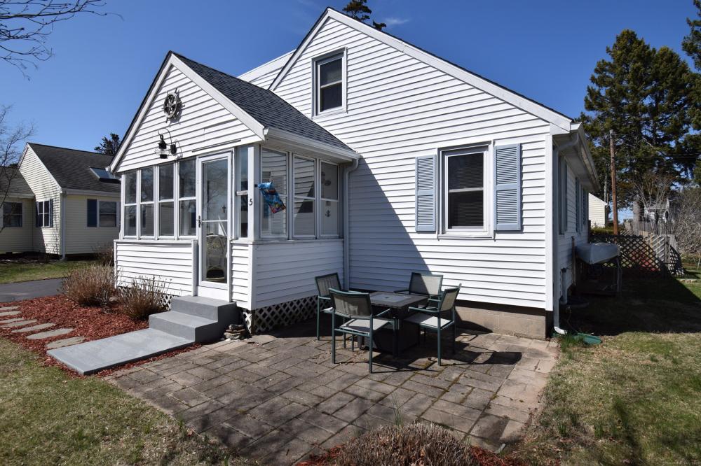 Currently Displayed Property Photo