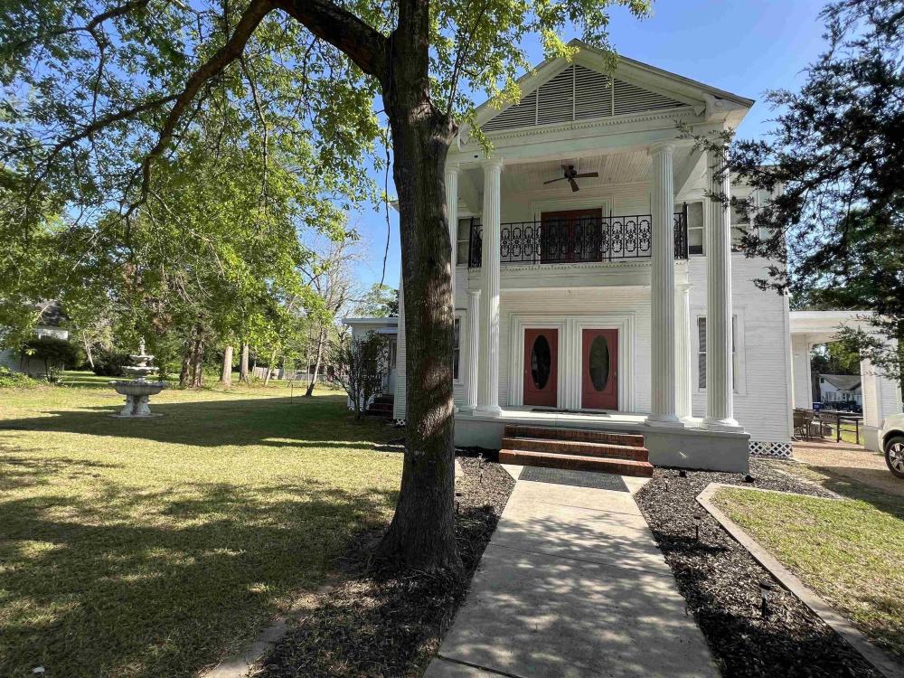 Currently Displayed Property Photo