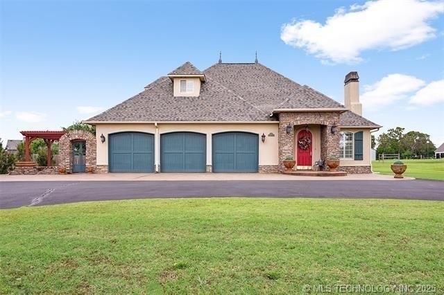 Currently Displayed Property Photo