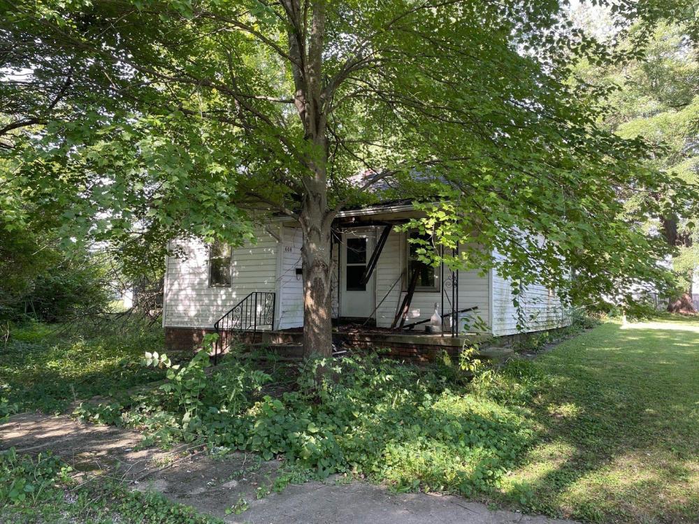 Currently Displayed Property Photo