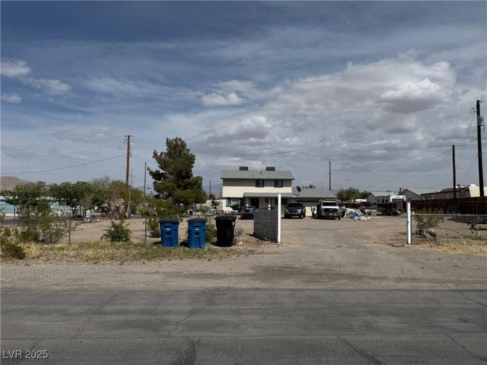 Currently Displayed Property Photo
