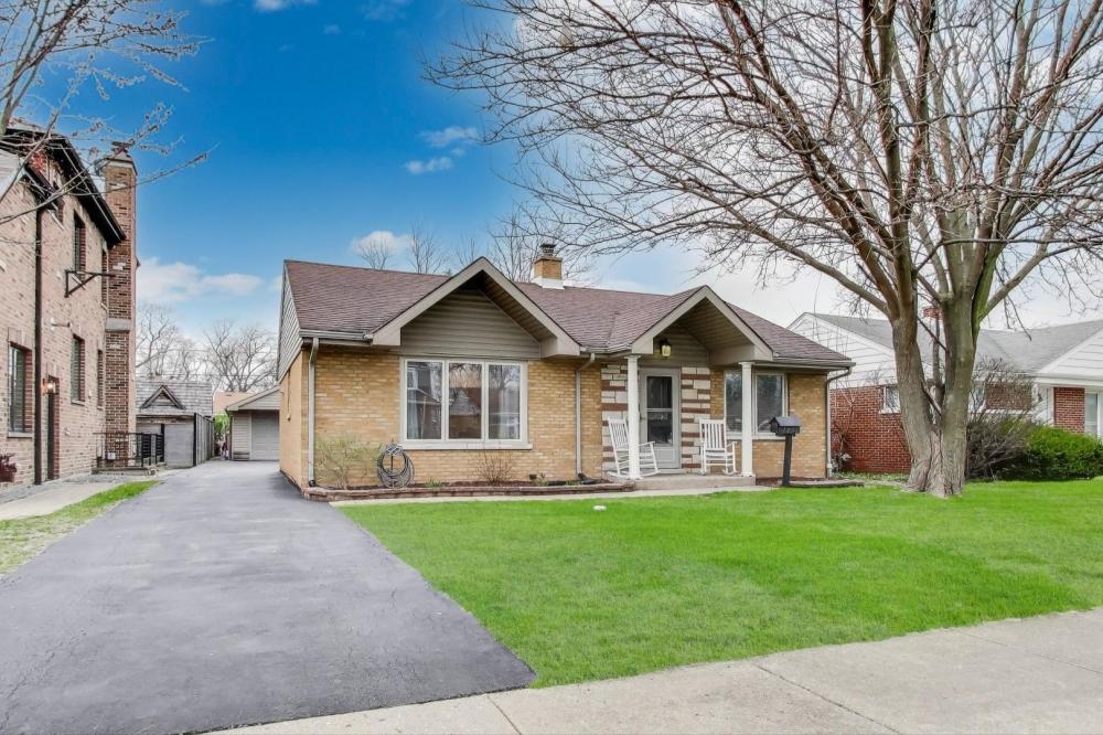 Currently Displayed Property Photo
