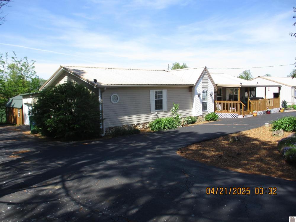 Currently Displayed Property Photo