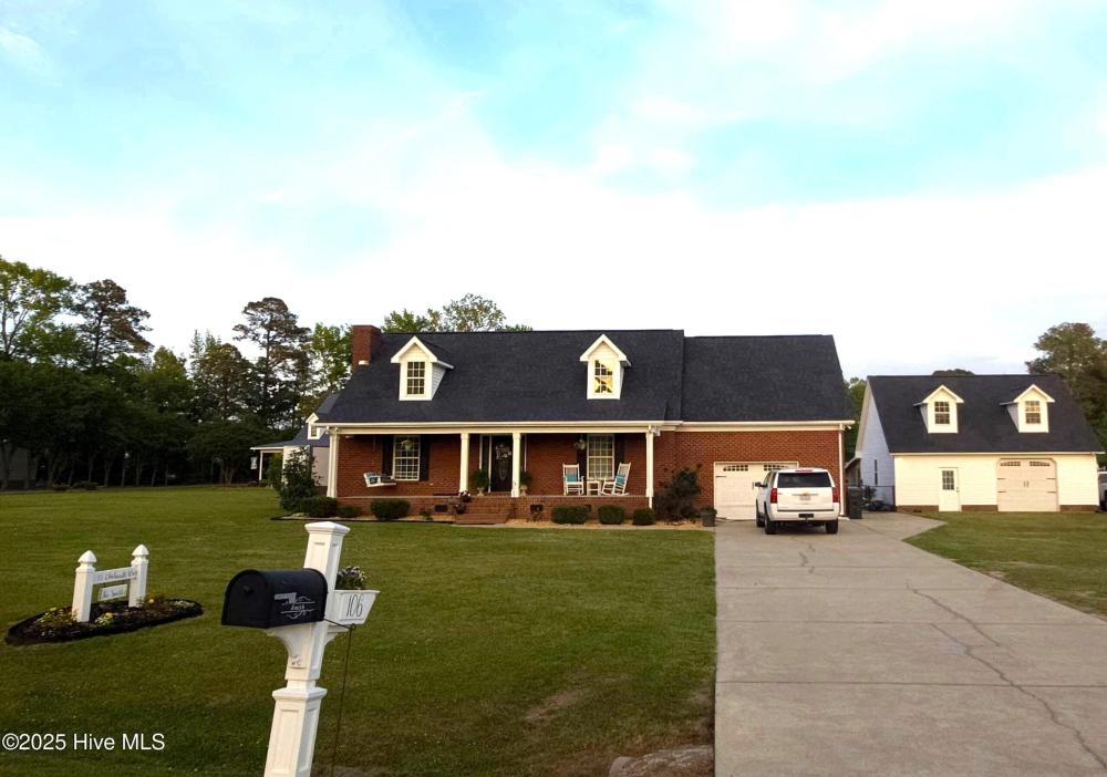 Currently Displayed Property Photo