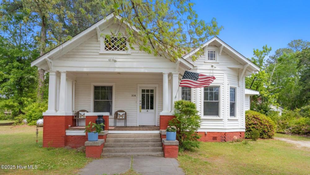 Currently Displayed Property Photo