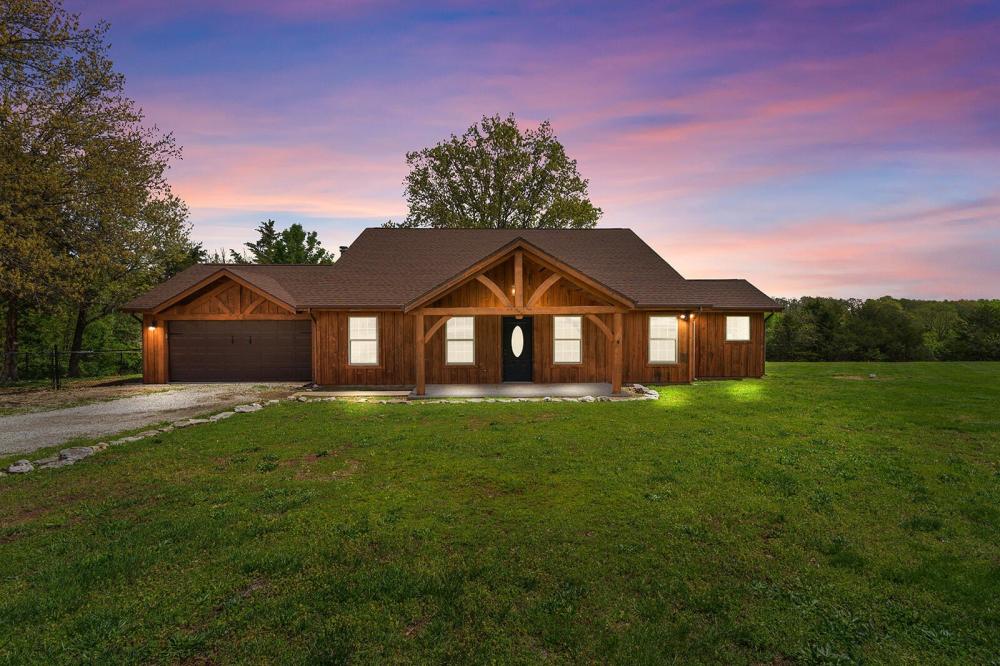Currently Displayed Property Photo