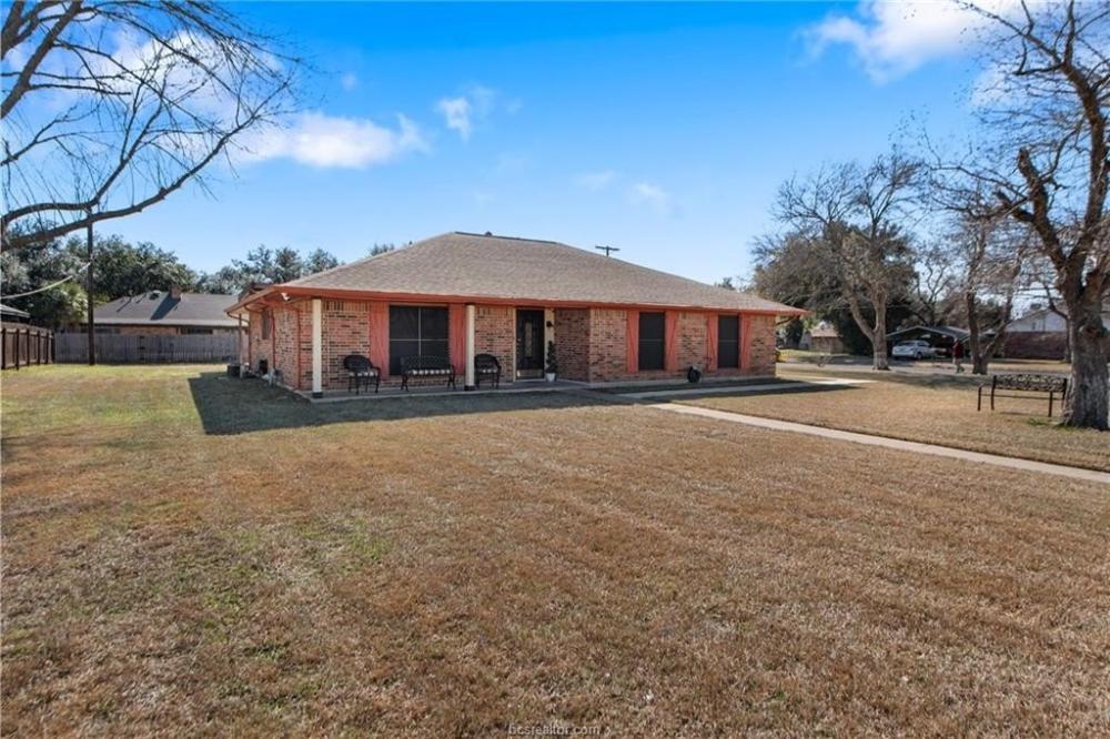 Currently Displayed Property Photo