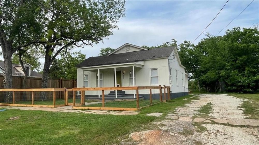 Currently Displayed Property Photo