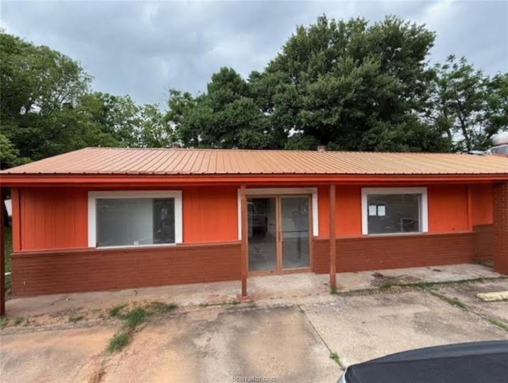 Currently Displayed Property Photo
