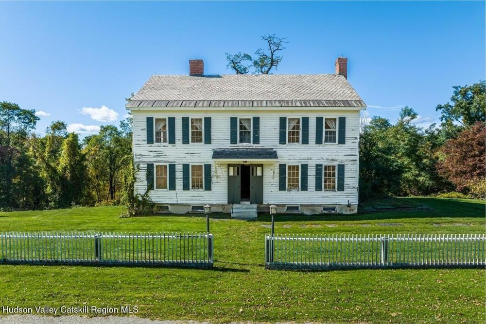 Currently Displayed Property Photo