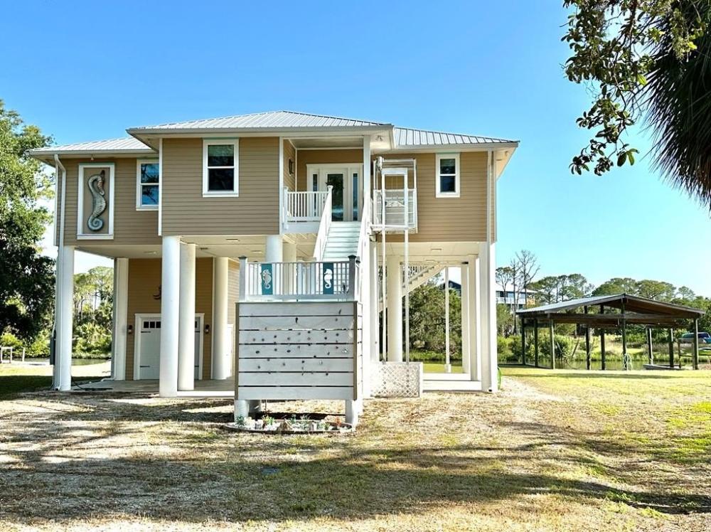 Currently Displayed Property Photo