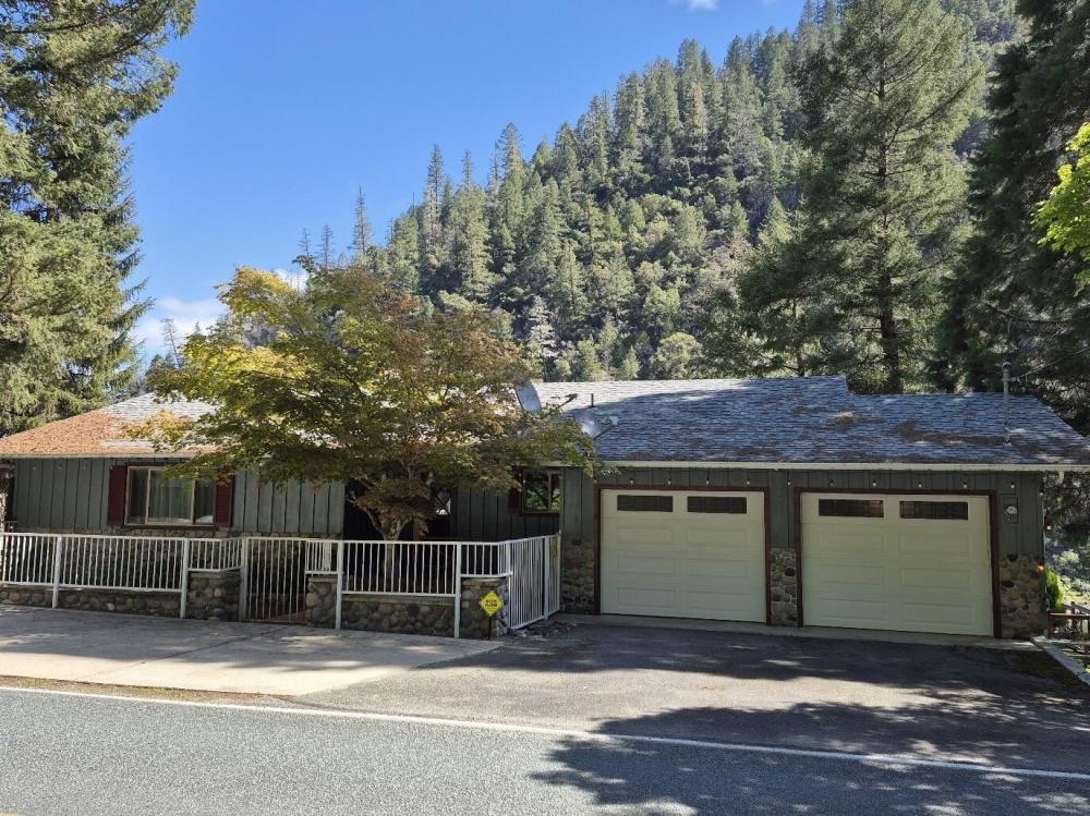 Currently Displayed Property Photo