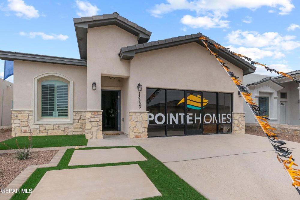 Currently Displayed Property Photo