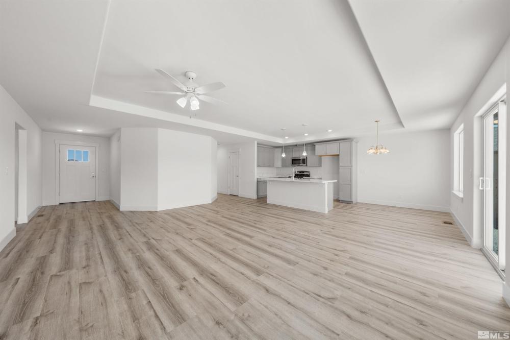 Currently Displayed Property Photo