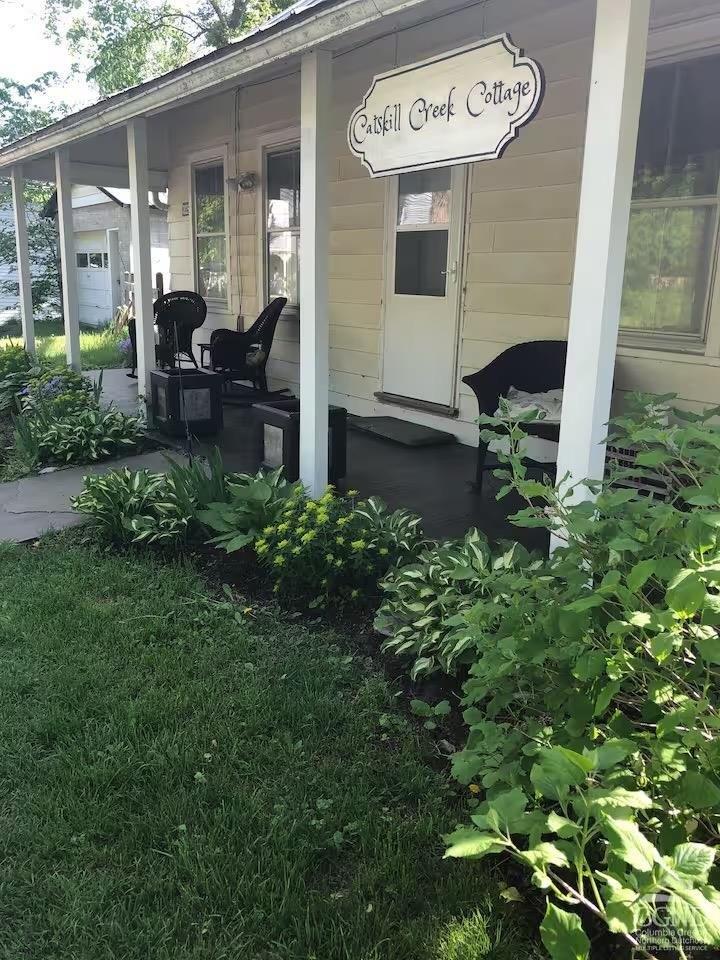 Currently Displayed Property Photo