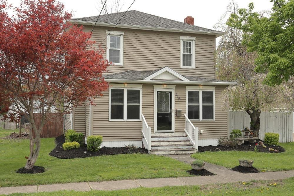 Currently Displayed Property Photo