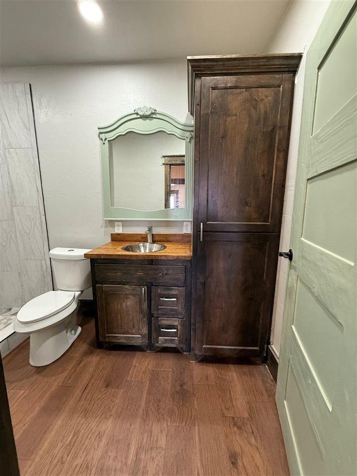 Currently Displayed Property Photo