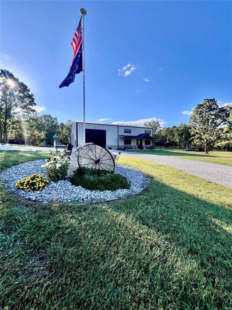 Currently Displayed Property Photo