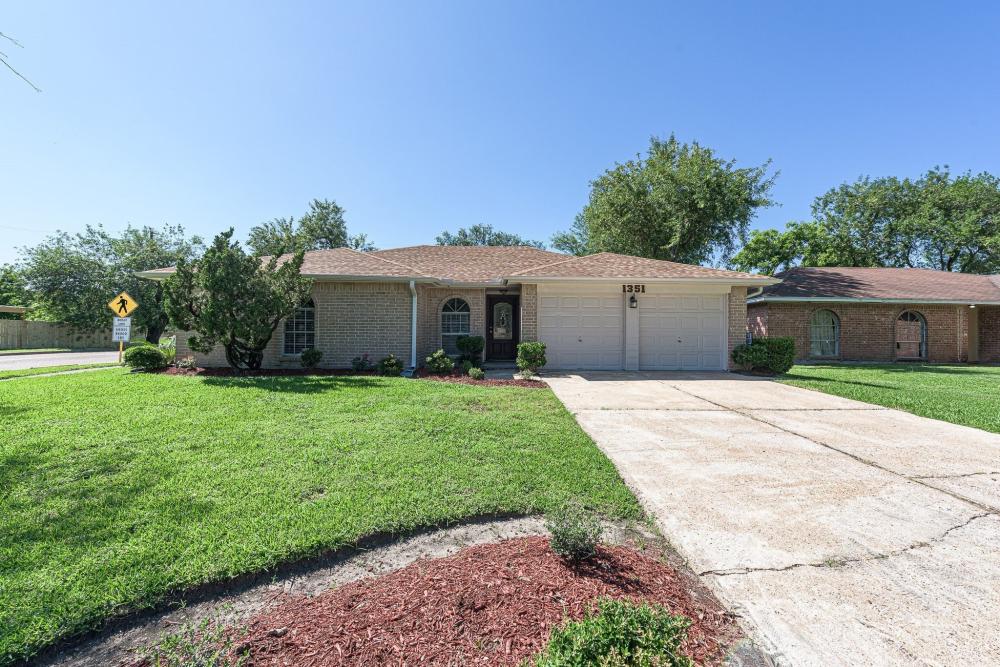 Currently Displayed Property Photo