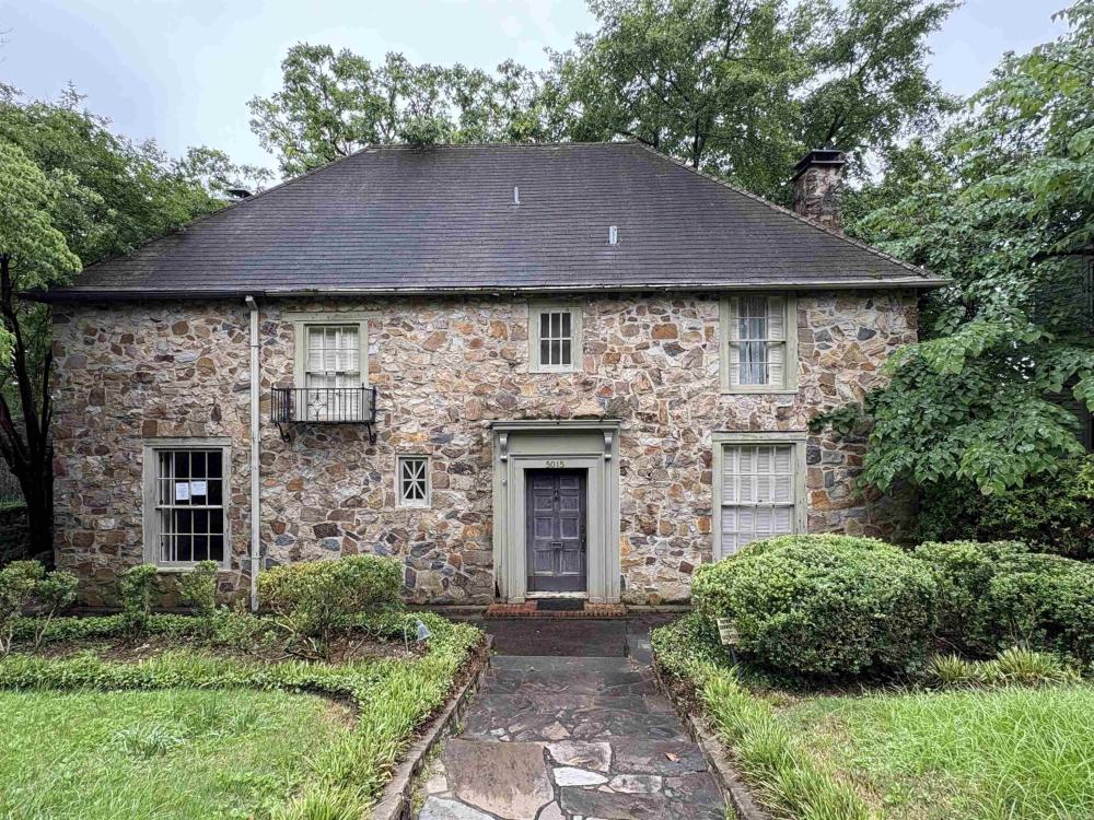 Currently Displayed Property Photo
