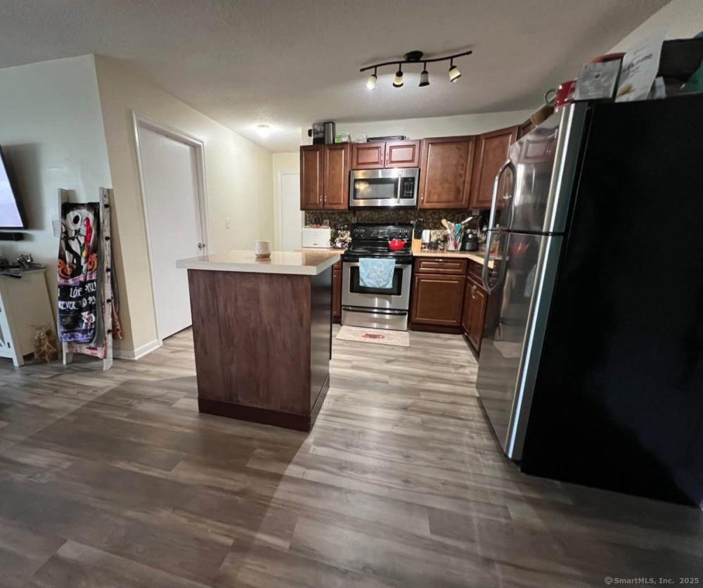 Currently Displayed Property Photo