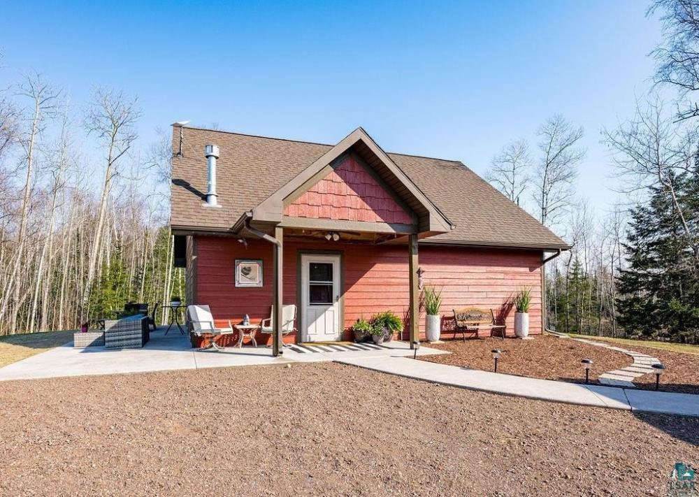 Currently Displayed Property Photo