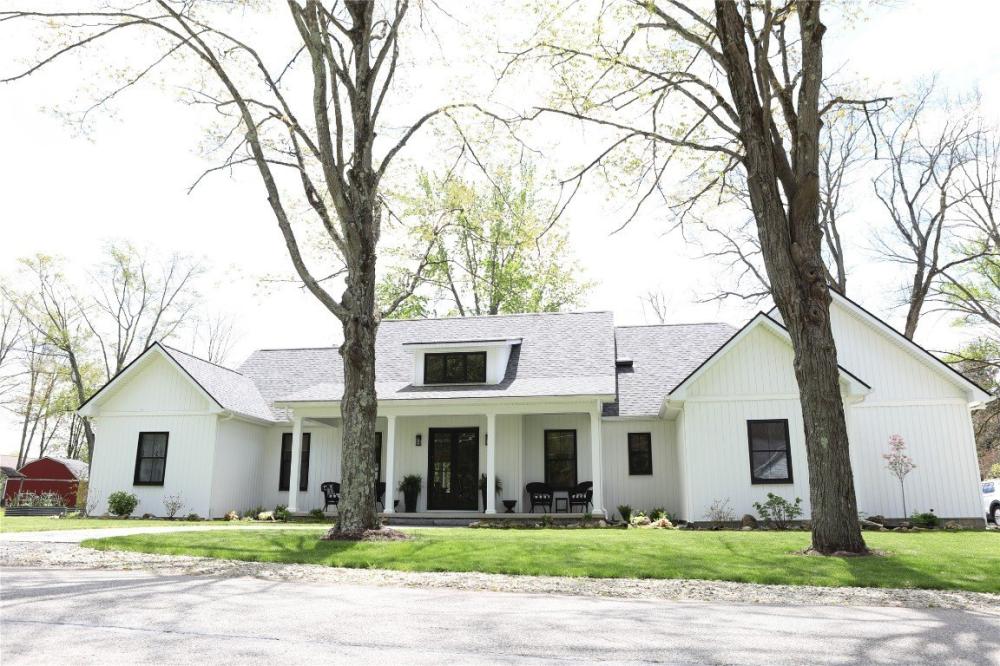 Currently Displayed Property Photo