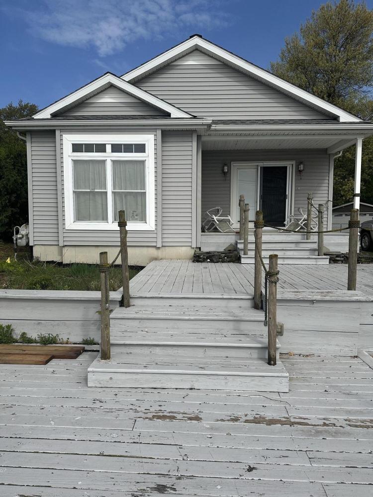 Currently Displayed Property Photo