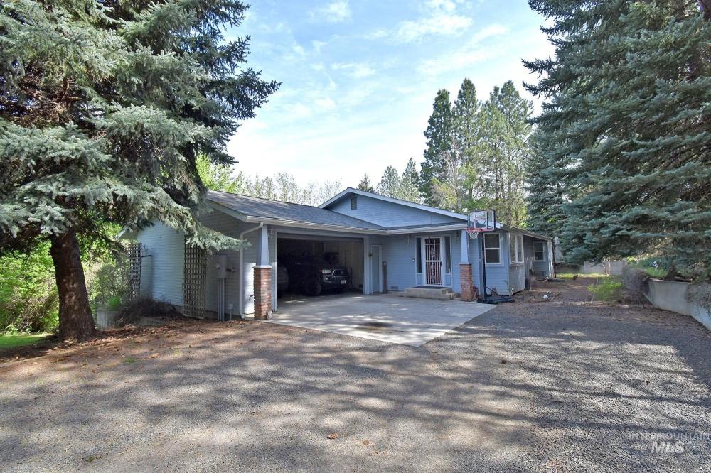 Currently Displayed Property Photo