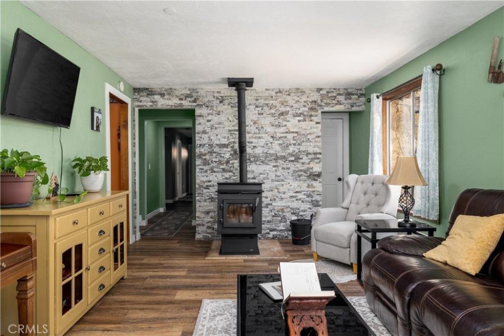 Currently Displayed Property Photo