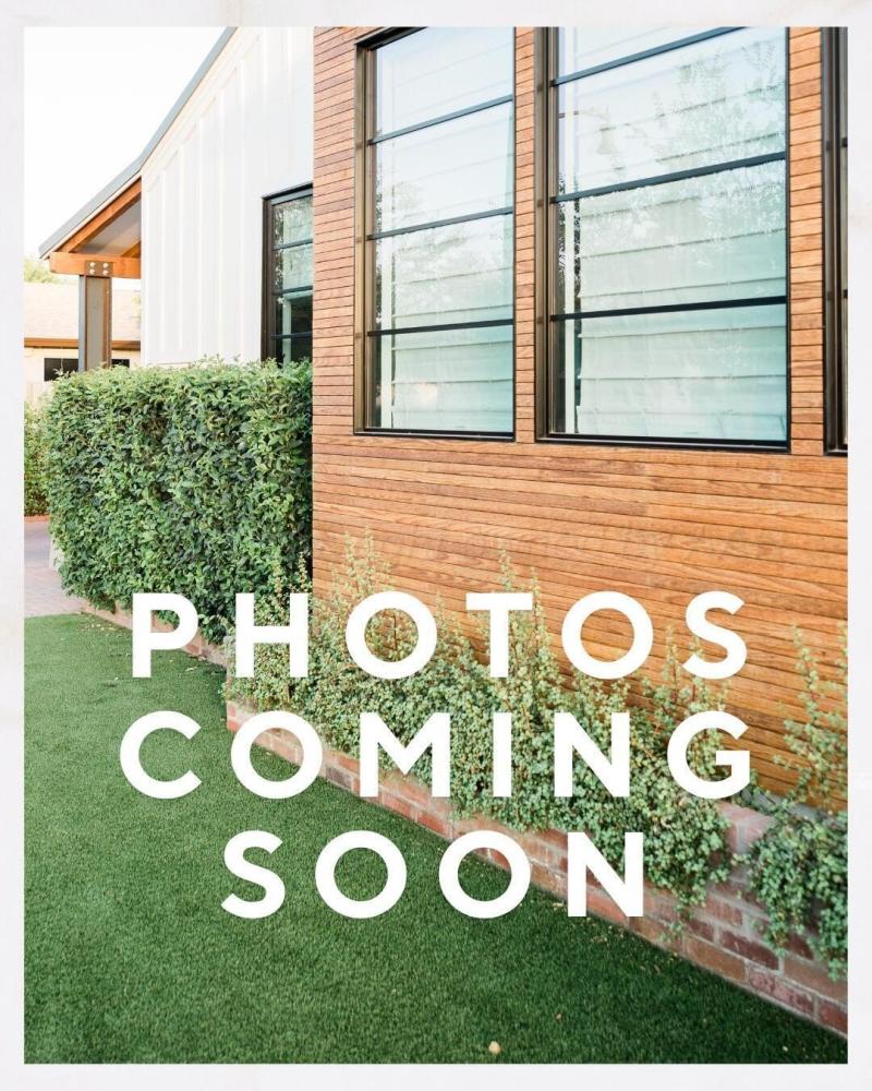 Currently Displayed Property Photo