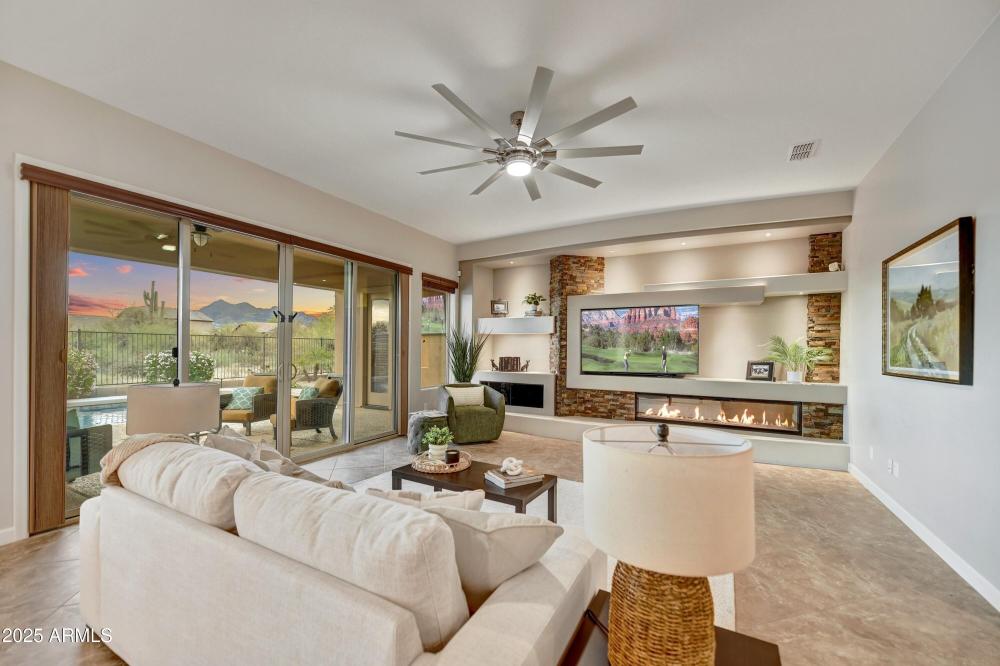 Currently Displayed Property Photo