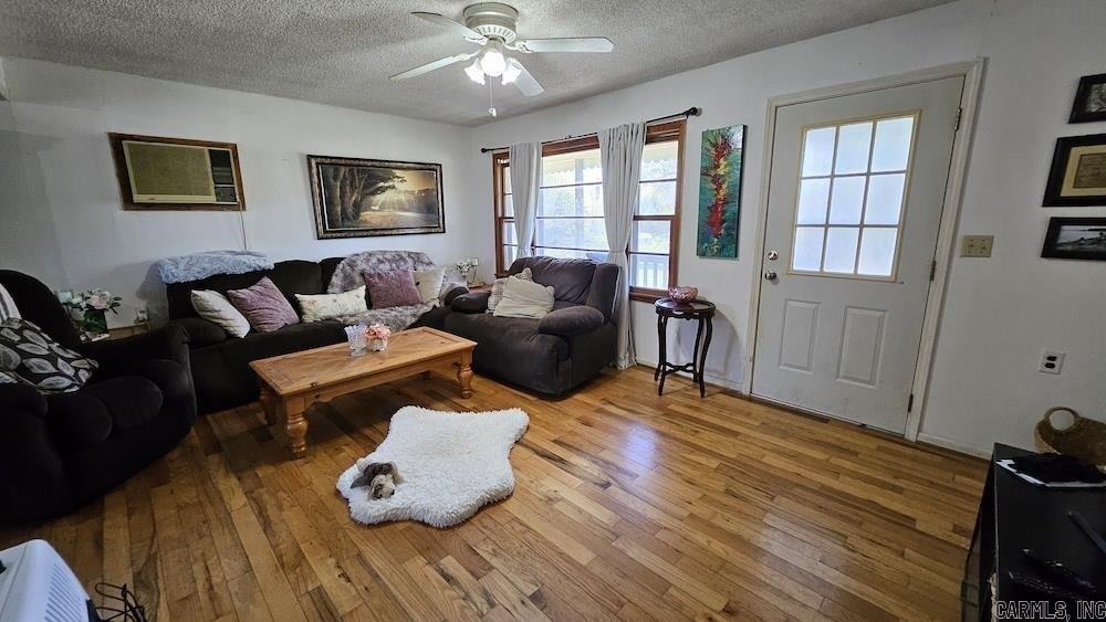 Currently Displayed Property Photo