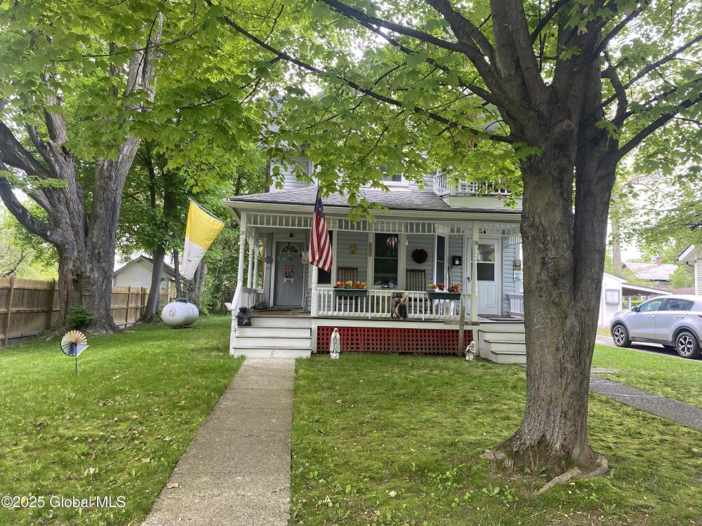 Currently Displayed Property Photo