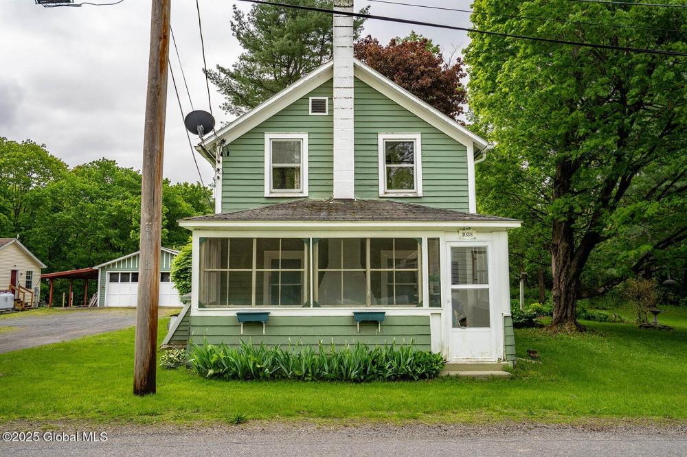 Currently Displayed Property Photo