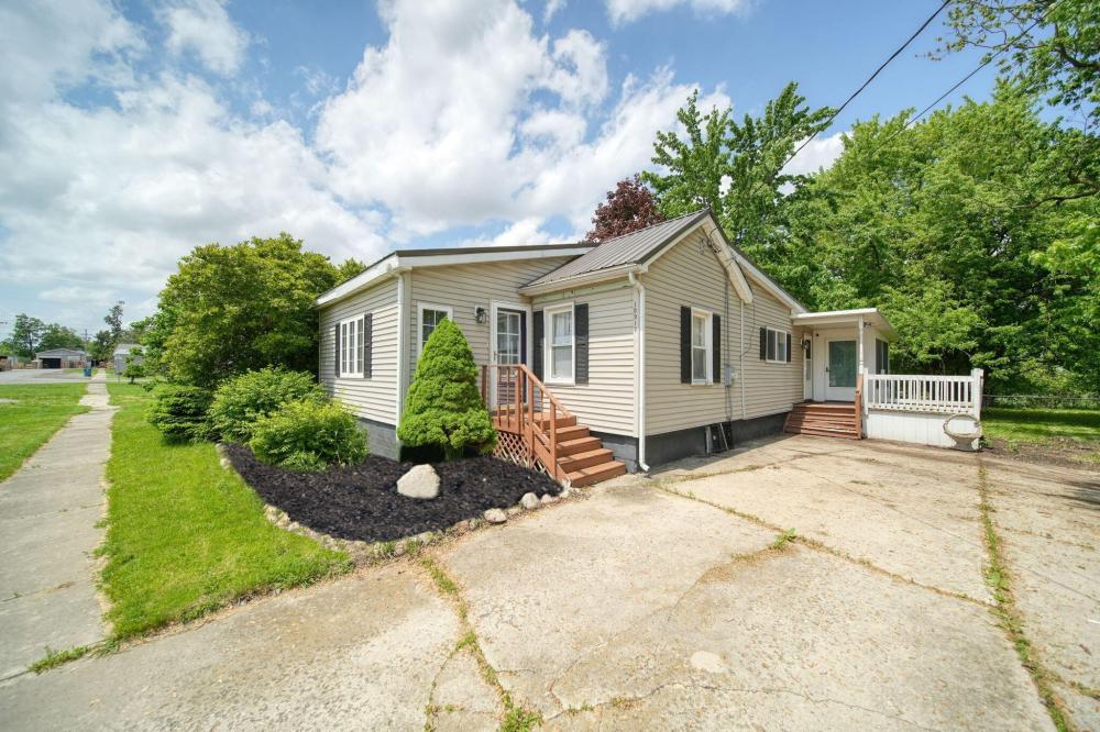 Currently Displayed Property Photo