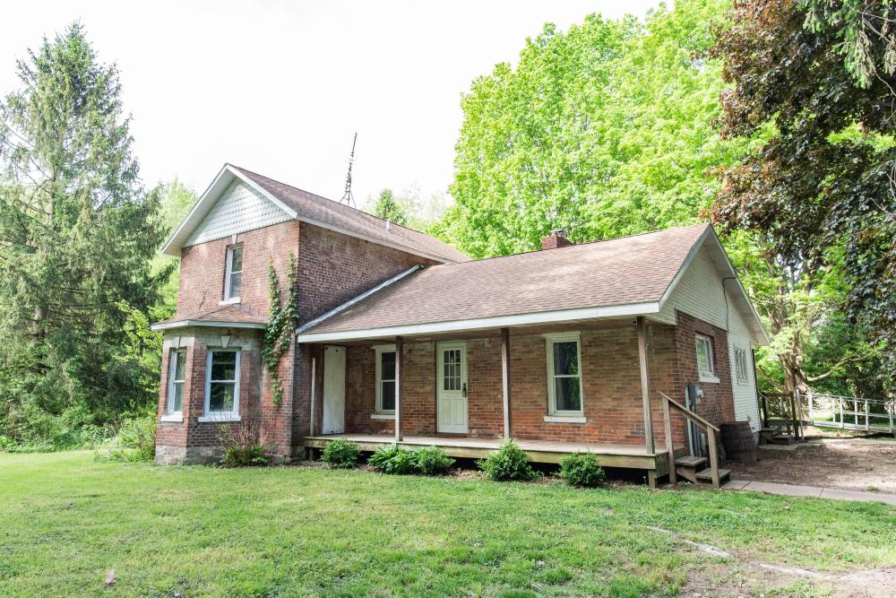 Currently Displayed Property Photo