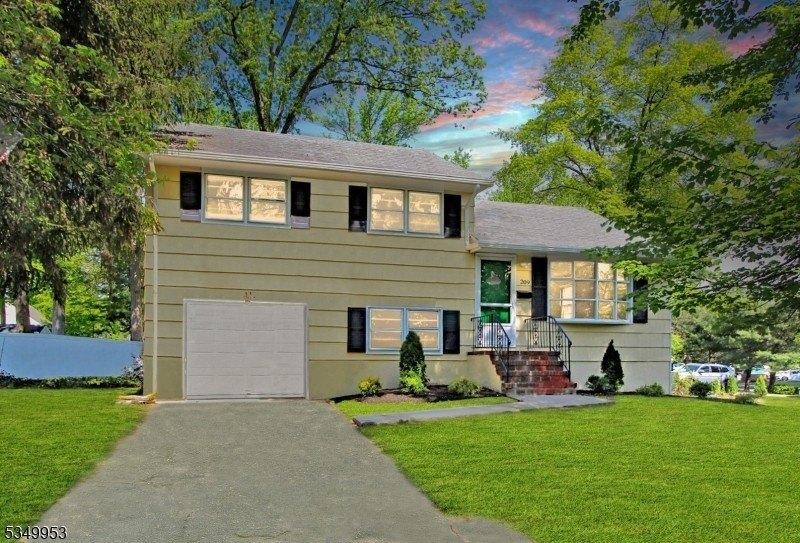 Currently Displayed Property Photo