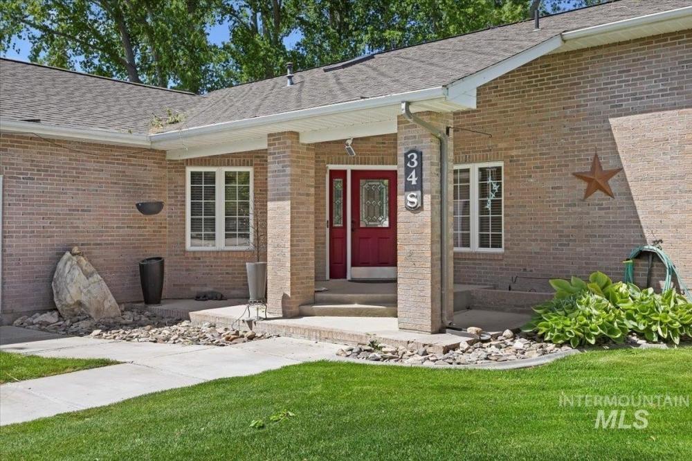 Currently Displayed Property Photo