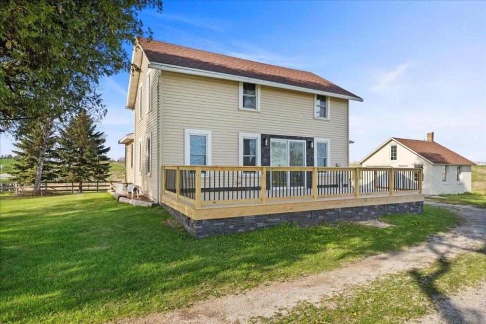 Currently Displayed Property Photo