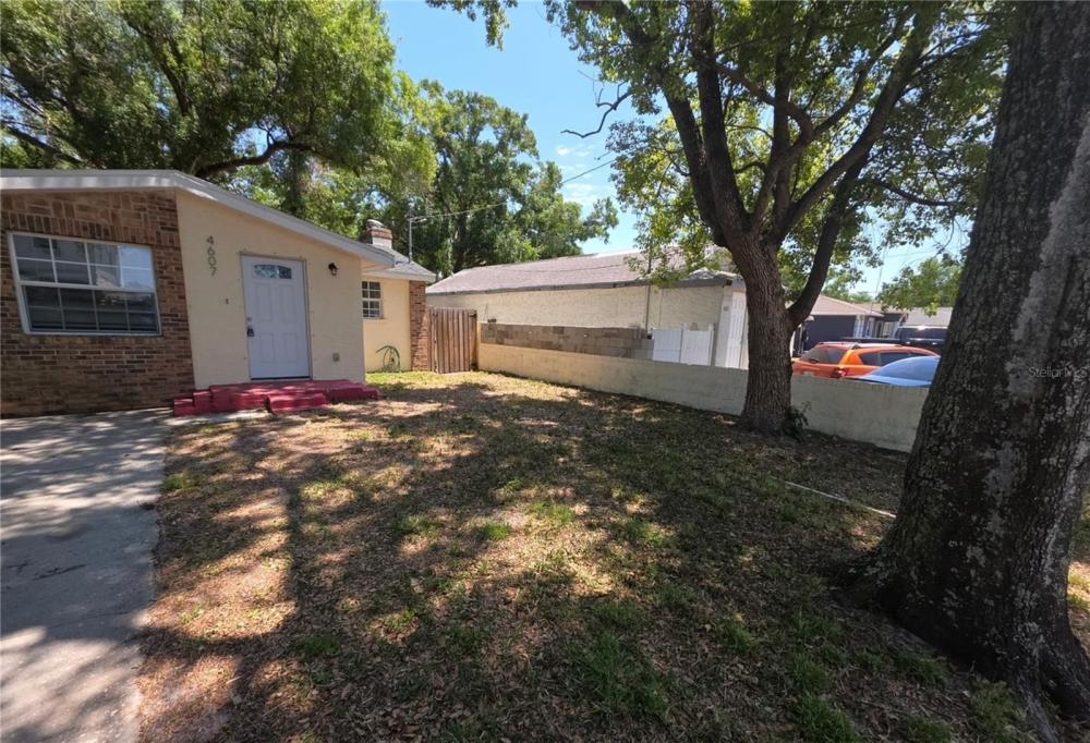 Currently Displayed Property Photo