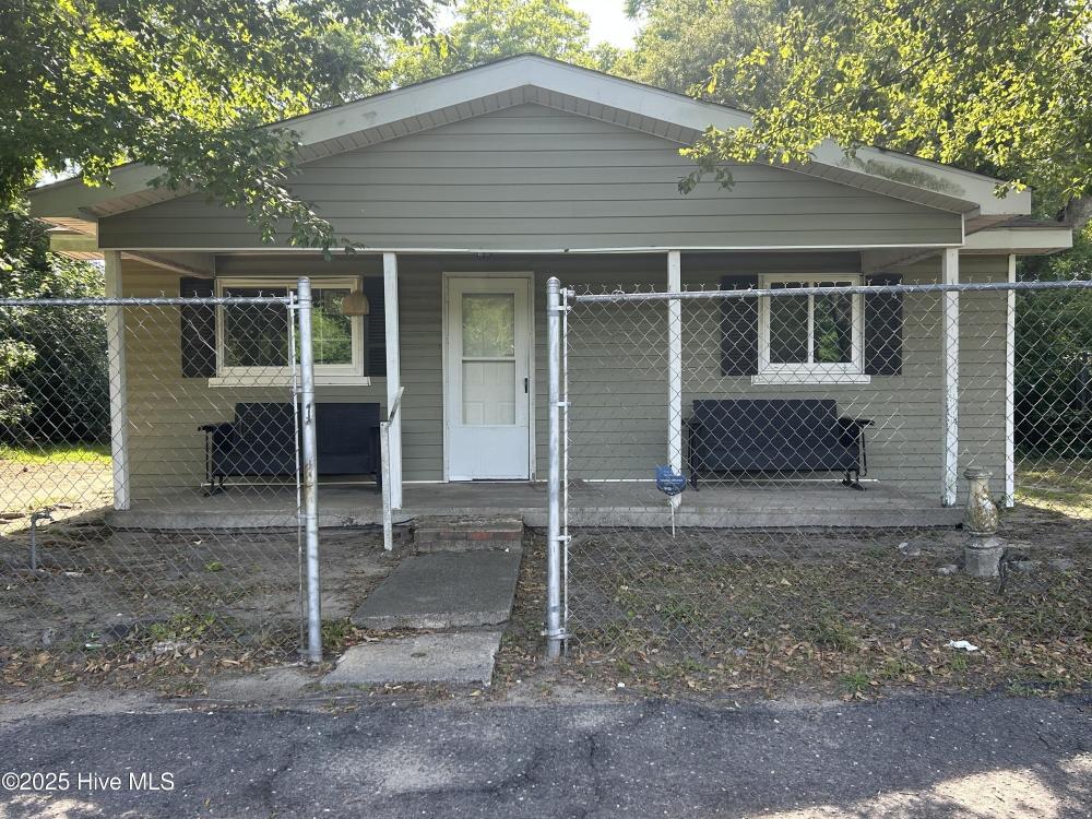 Currently Displayed Property Photo