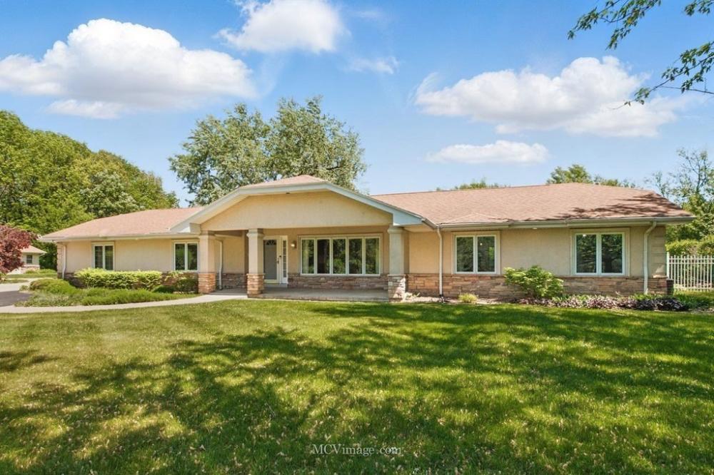 Currently Displayed Property Photo