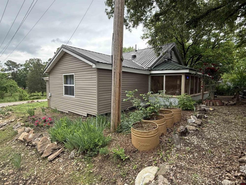 Currently Displayed Property Photo