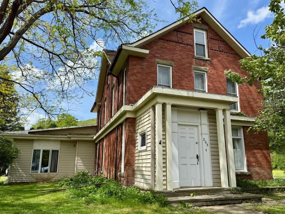 Currently Displayed Property Photo