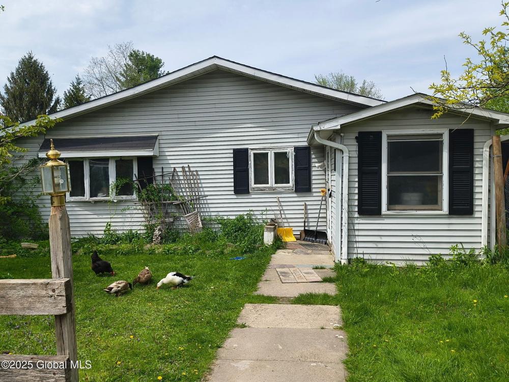 Currently Displayed Property Photo