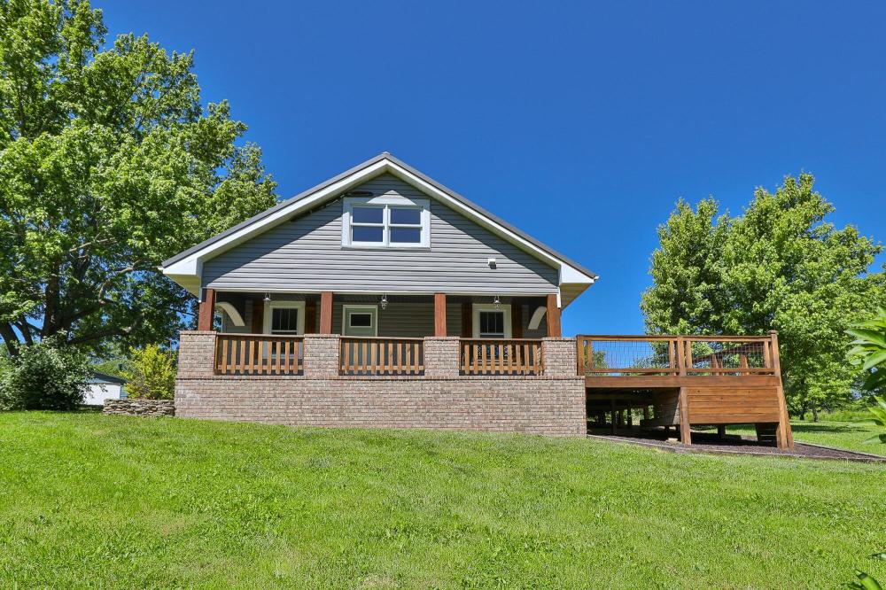 Currently Displayed Property Photo