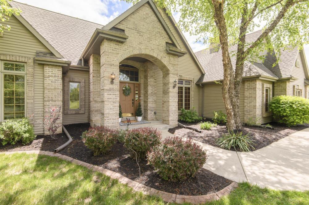 Currently Displayed Property Photo
