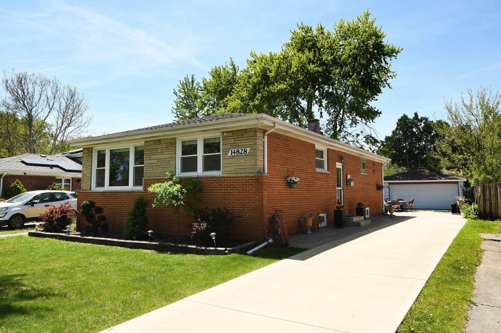 Currently Displayed Property Photo